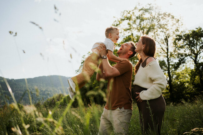 Fotograf und Fotostudio Villach, Kinderfotos, Familienfotoshooting, Babyfotografie, Newborn, Familienfotos, Fotograf in Kärnten, Fotograf Villach, Photostudio, Outdoor Familyshooting,